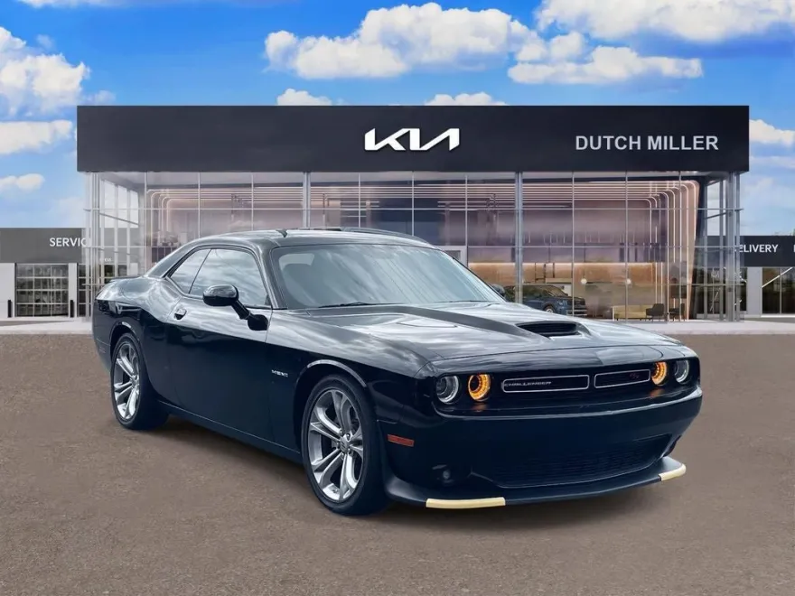 2022 Dodge Challenger R/T photo 1