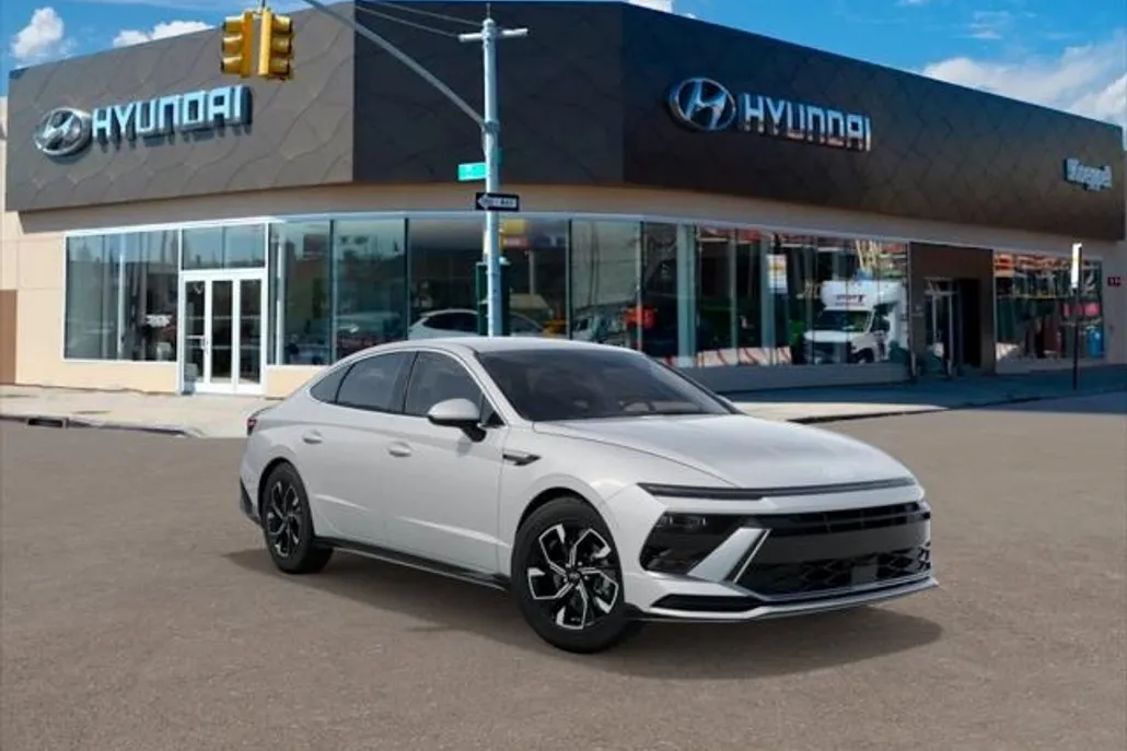 2025 Hyundai Sonata SEL photo 1