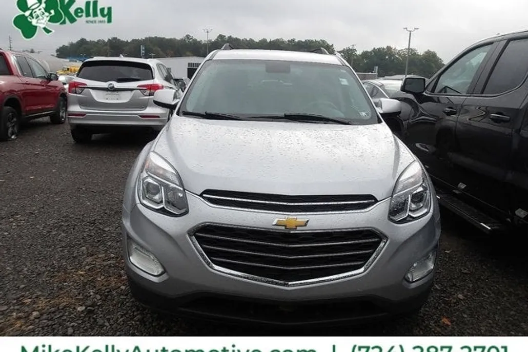 2017 Chevrolet Equinox LT photo 1
