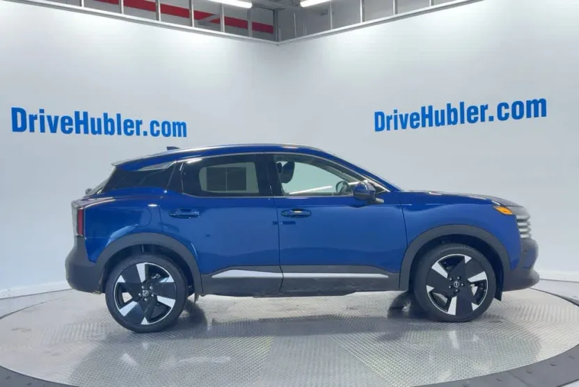 2025 Nissan Kicks SR photo 1