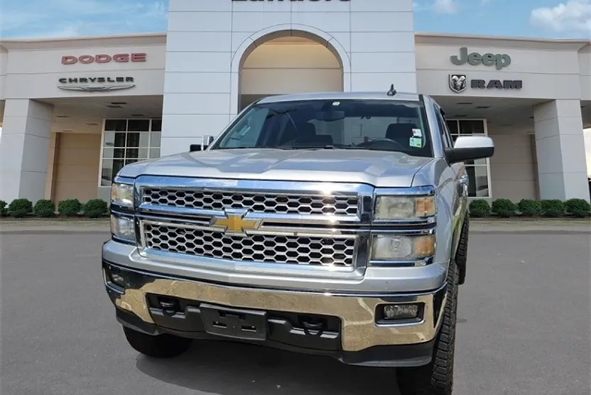 2015 Chevrolet Silverado 1500 LT photo 1