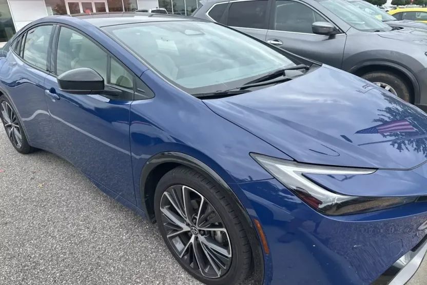 2024 Toyota Prius XLE photo 1
