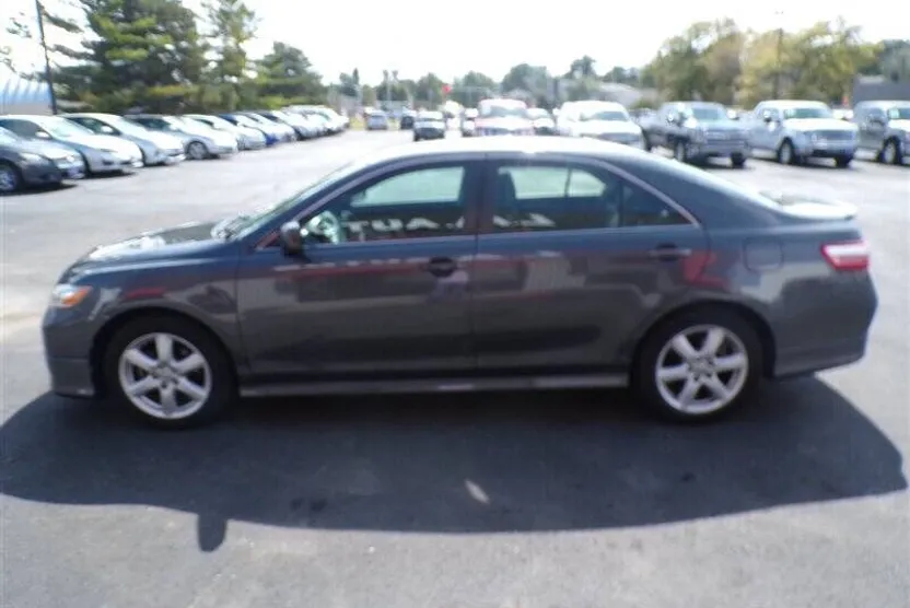 2007 Toyota Camry SE photo 1