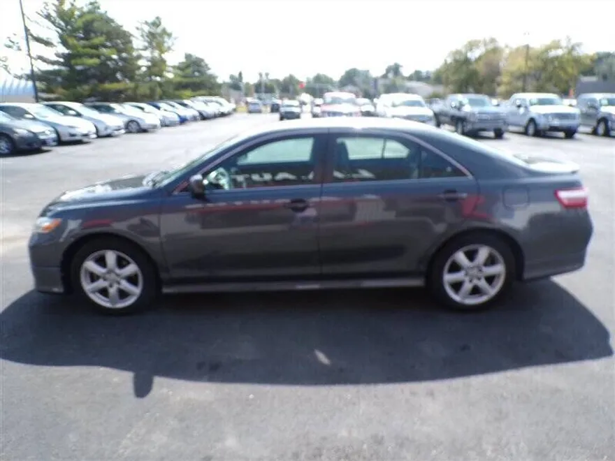 2007 Toyota Camry SE photo 1