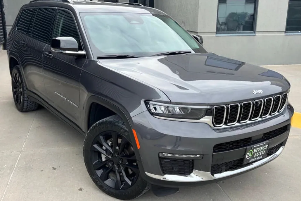 2023 Jeep Grand Cherokee Limited photo 1