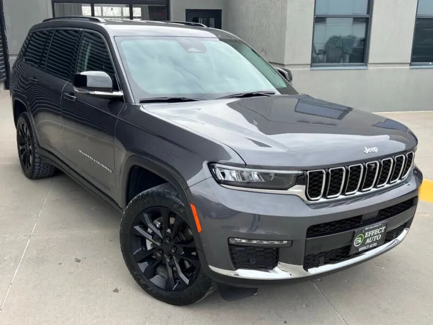 2023 Jeep Grand Cherokee Limited photo 1