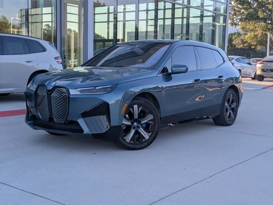 2025 Bmw iX photo 1