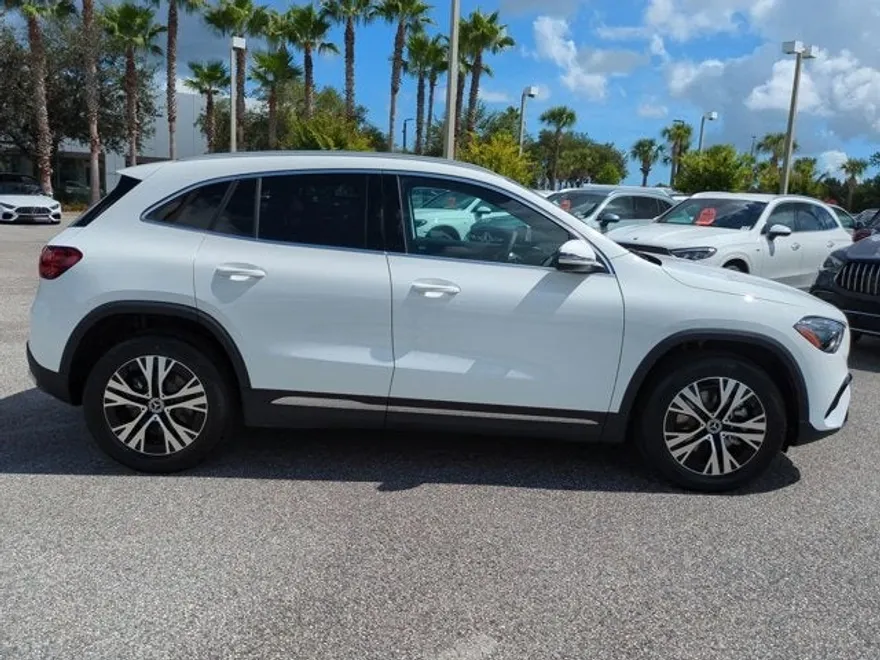 2026 Mercedes Benz GLA 250 photo 1