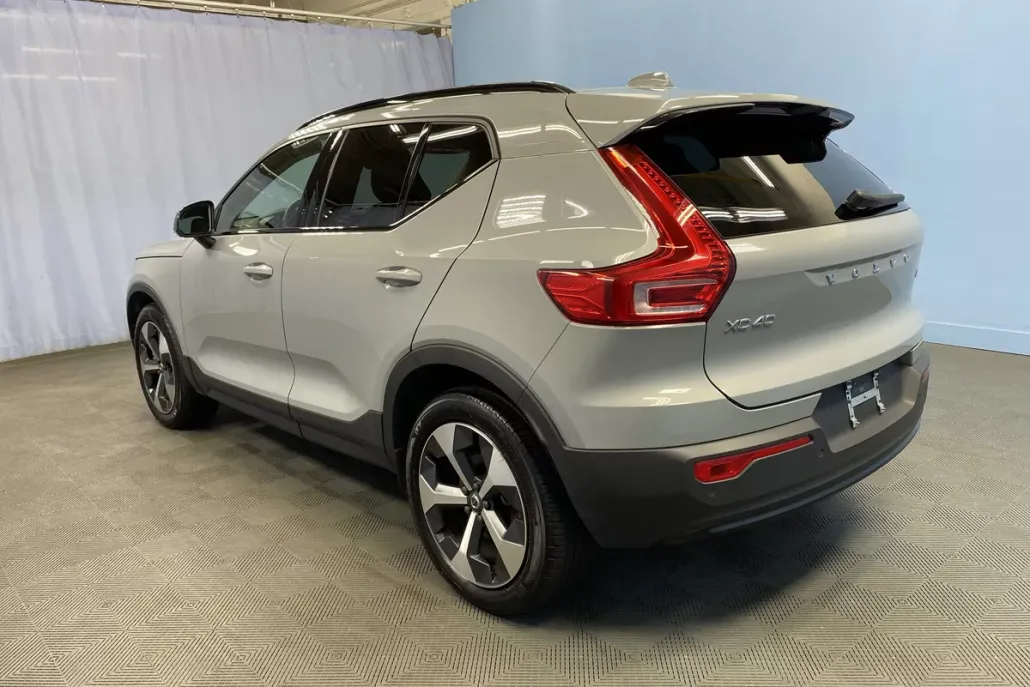 2024 Volvo XC40 Core photo 1