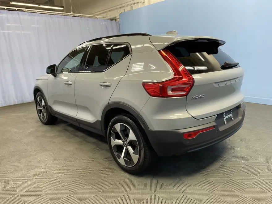 2024 Volvo XC40 Core photo 1