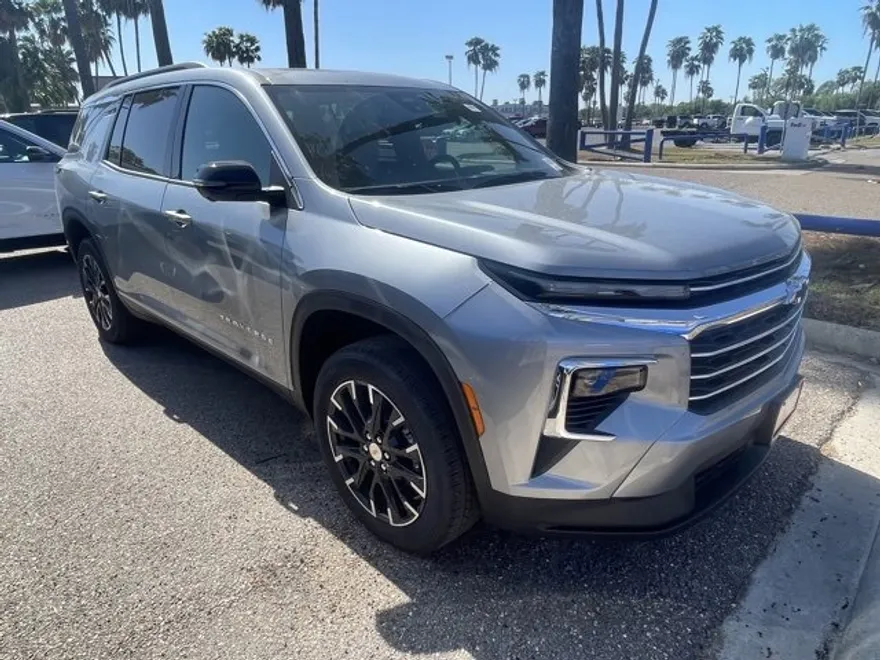 2026 Chevrolet Traverse photo 1