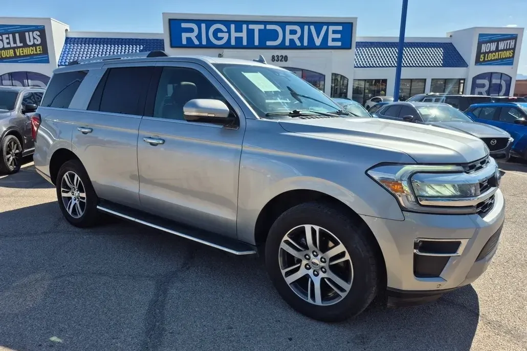 2022 Ford Expedition Limited photo 1