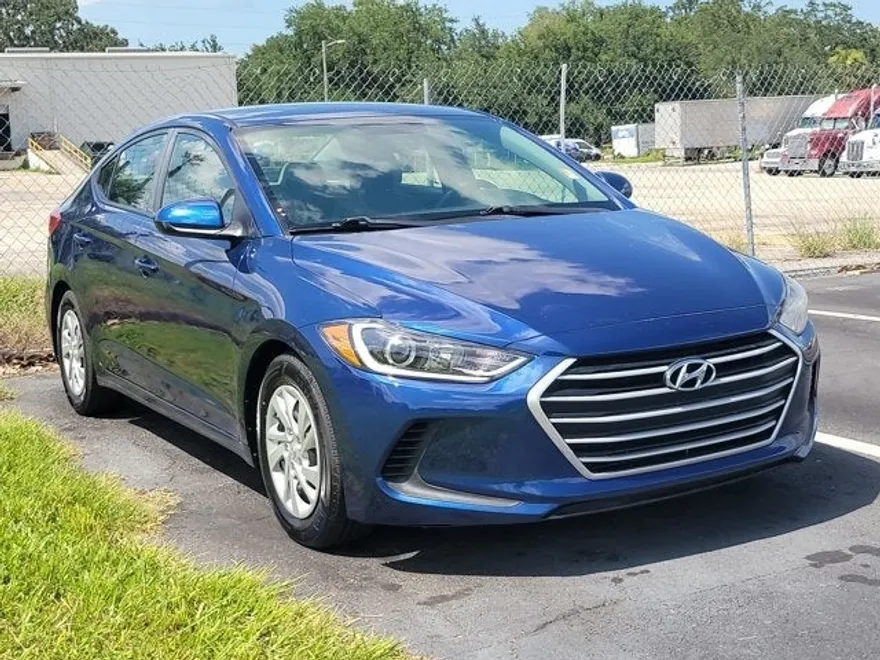 2018 Hyundai Elantra SE photo 1