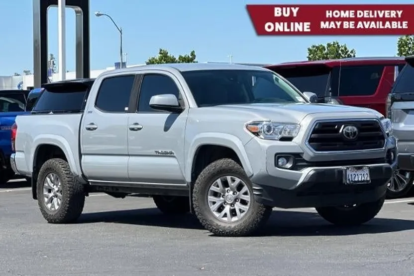 2019 Toyota Tacoma SR5 photo 1