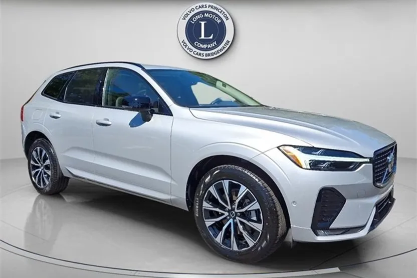 2025 Volvo XC60 B5 Plus photo 1