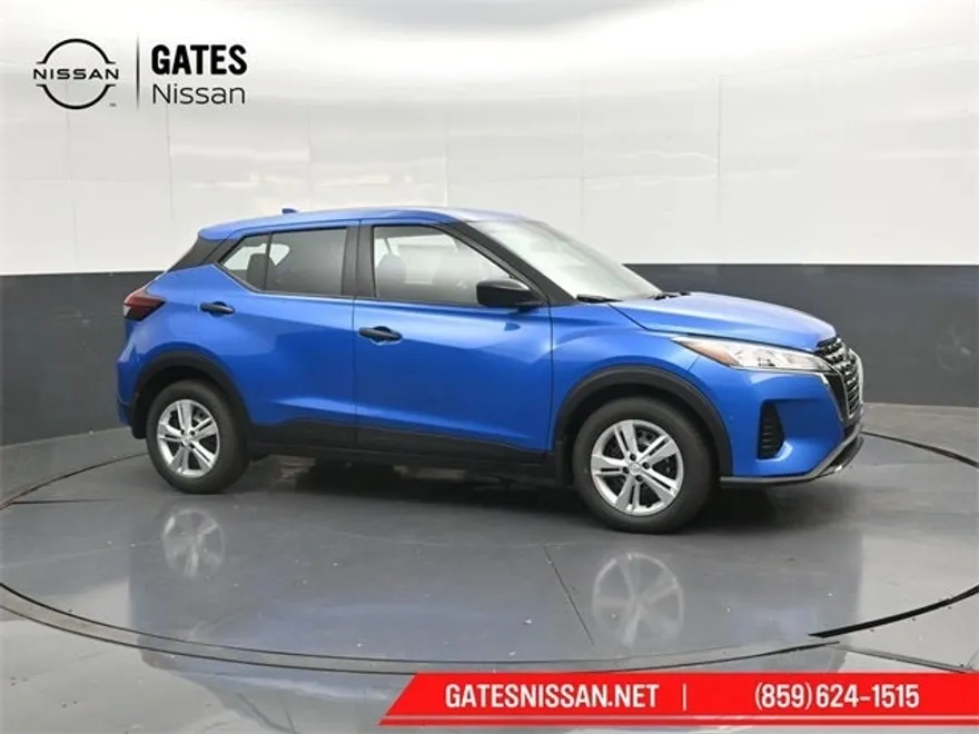 2025 Nissan Kicks Play S photo 1