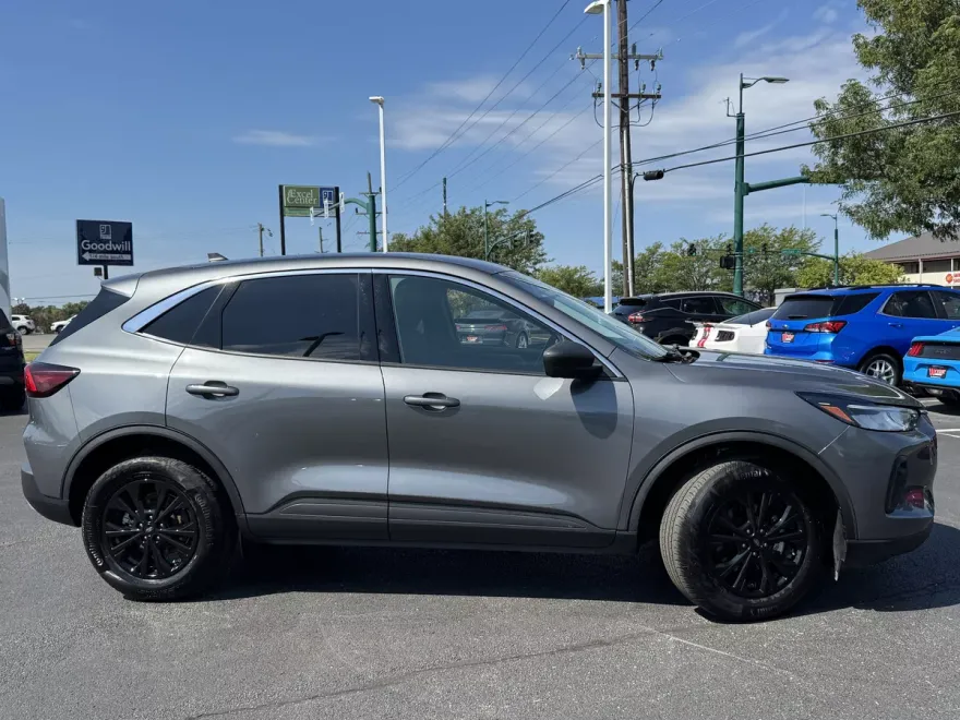 2024 Ford Escape Active photo 1