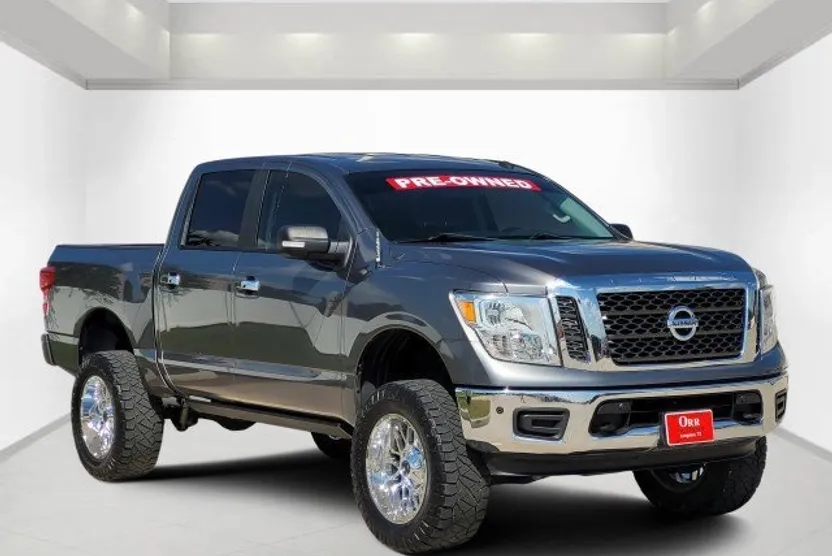 2018 Nissan Titan SV photo 1