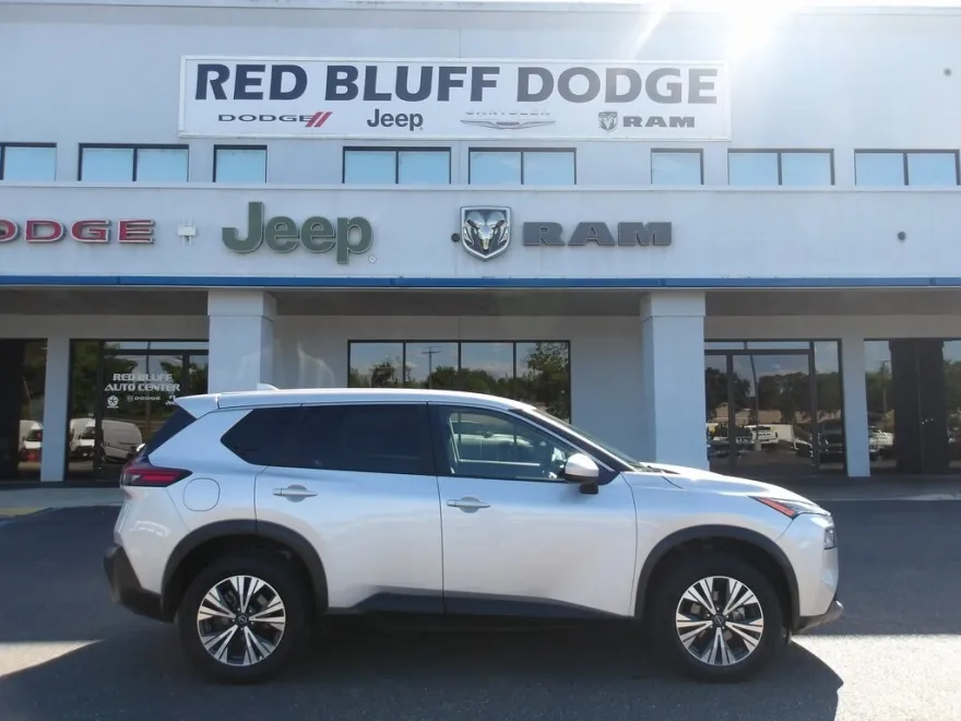 2023 Nissan Rogue SV photo 1