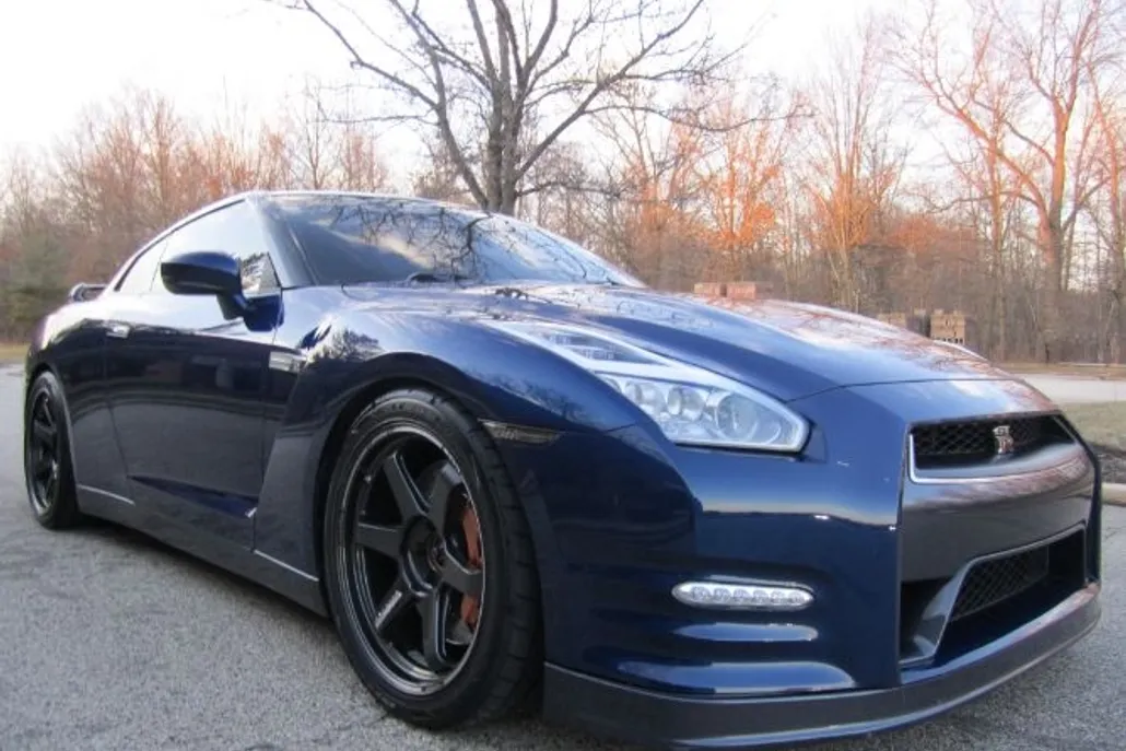2014 Nissan GT-R Premium photo 1