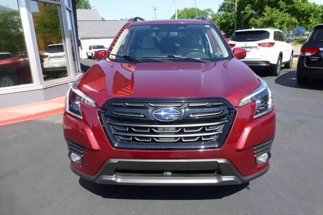 2022 Subaru Forester Premium photo 1