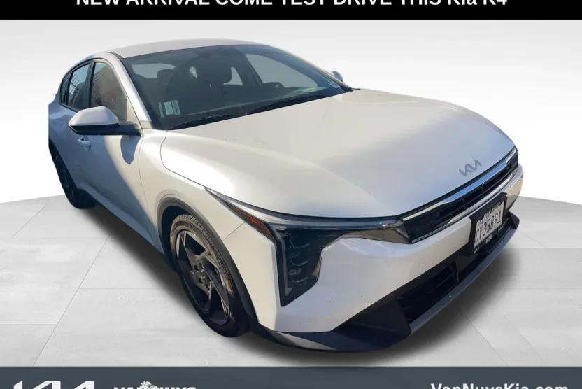2025 Kia K4 EX photo 1