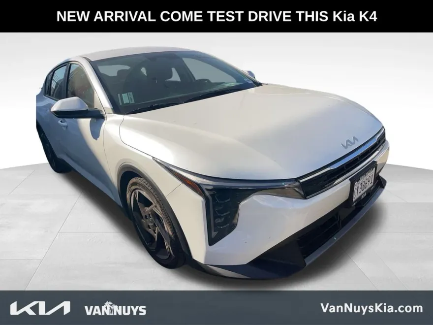 2025 Kia K4 EX photo 1