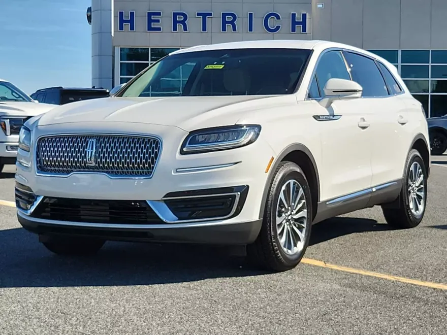 2020 Lincoln Nautilus Standard photo 1