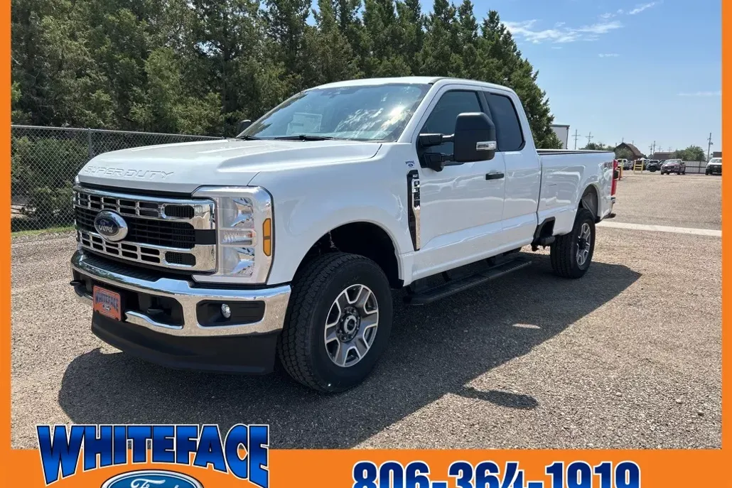 2025 Ford F-350 XLT photo 1
