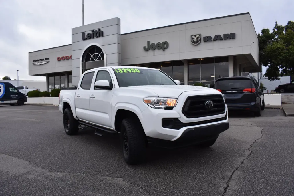 2023 Toyota Tacoma SR V6 photo 1