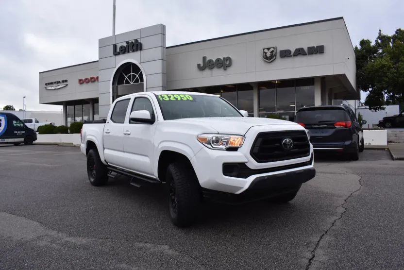 2023 Toyota Tacoma SR V6 photo 1