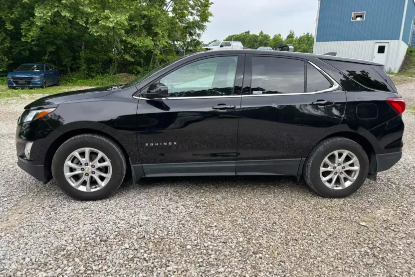 2020 Chevrolet Equinox LT photo 1