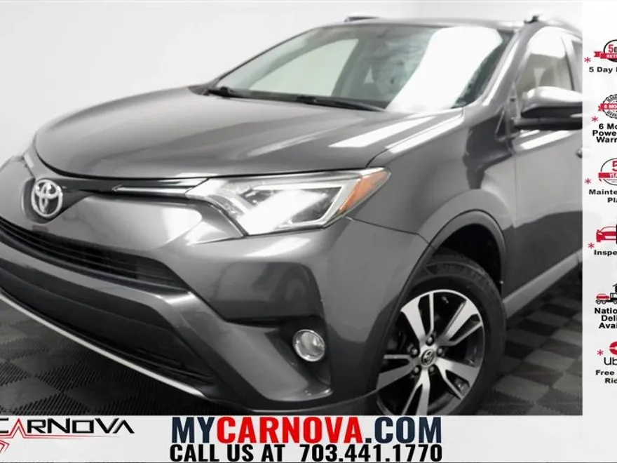 2016 Toyota RAV4 XLE photo 1