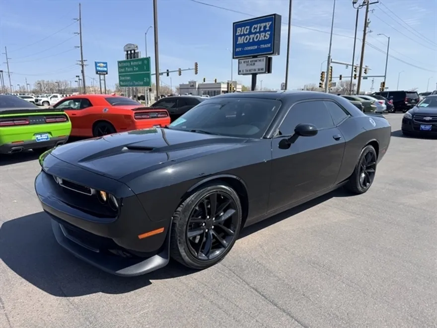 2015 Dodge Challenger Scat Pack photo 1