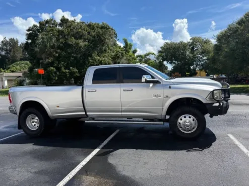 2018 Ram 3500 Laramie Longhorn photo 4
