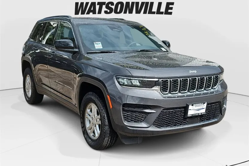 2025 Jeep Grand Cherokee Laredo photo 1