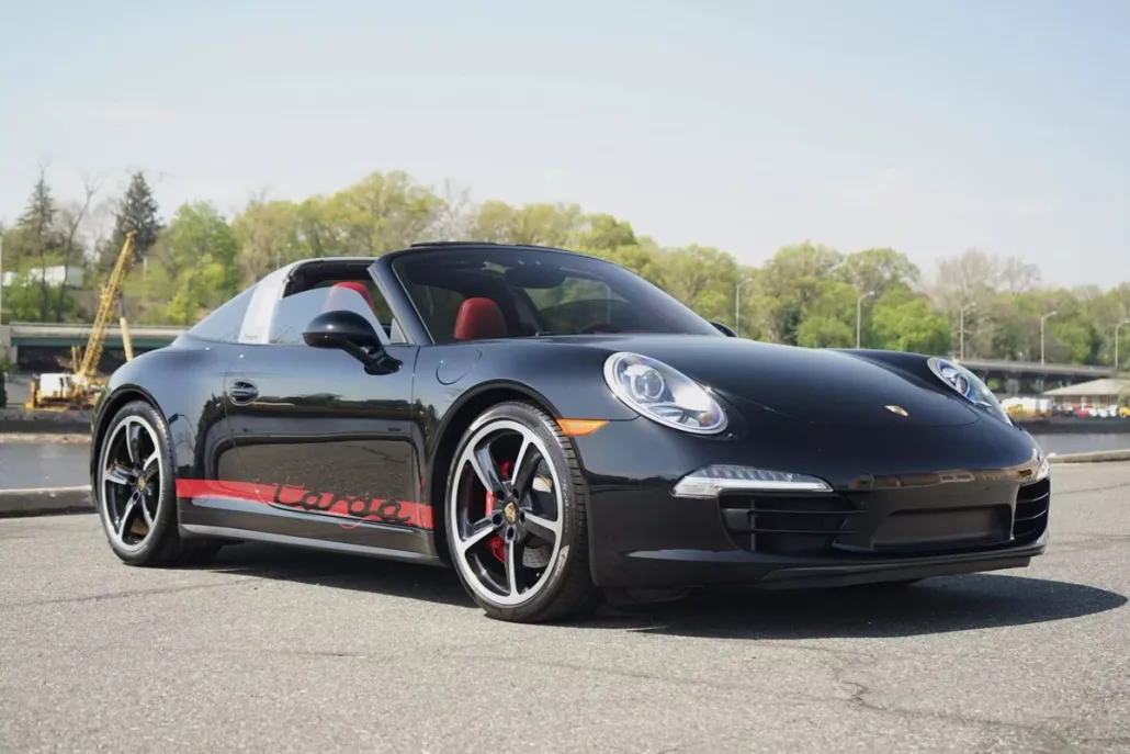 2016 Porsche 911 Targa 4S Coupe photo 1