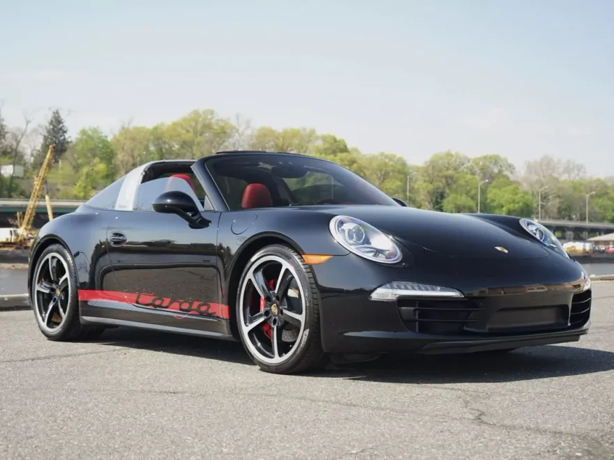 2016 Porsche 911 Targa 4S Coupe photo 1