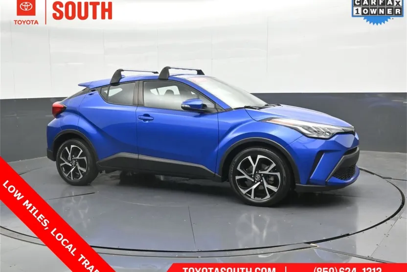 2022 Toyota C-HR XLE photo 1