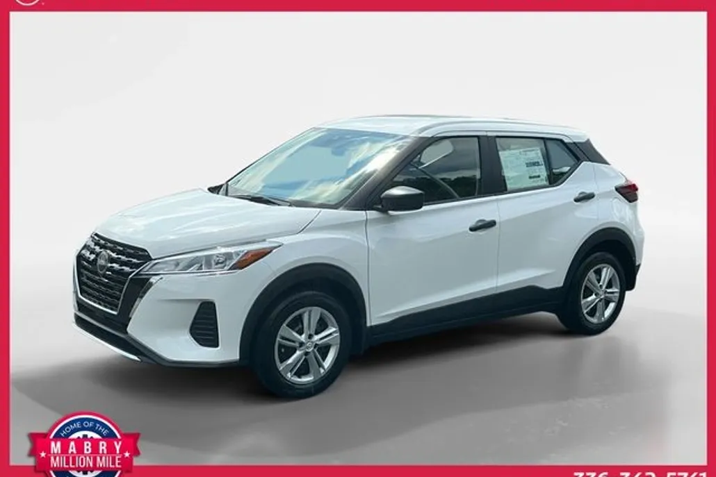 2025 Nissan Kicks Play S photo 1