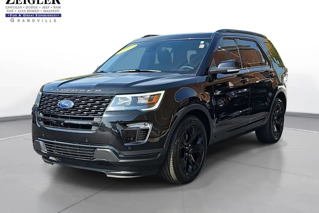 2019 Ford Explorer Sport photo 1