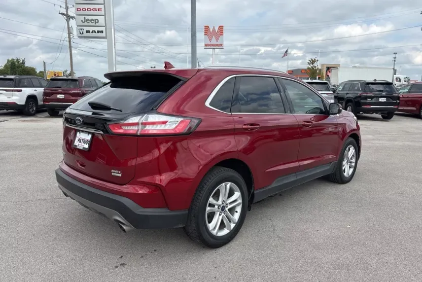 2019 Ford Edge SEL photo 1
