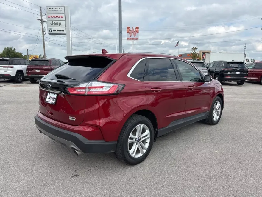 2019 Ford Edge SEL photo 1