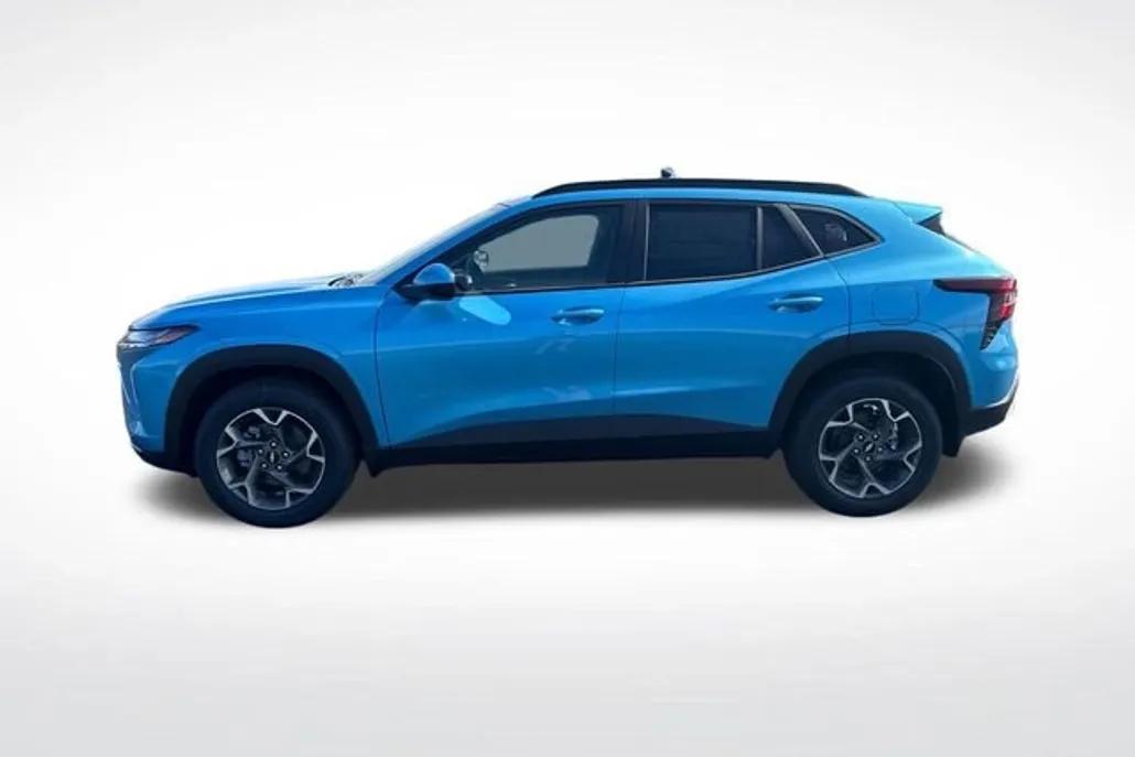 2026 Chevrolet Trax LT photo 1