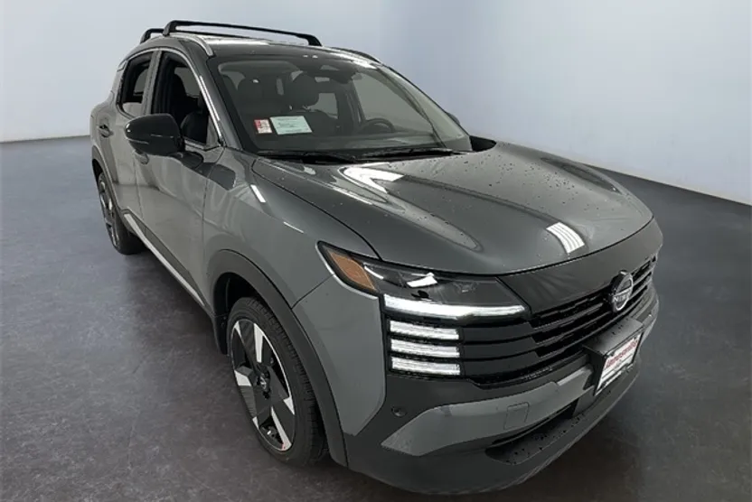 2026 Nissan Kicks SR photo 1