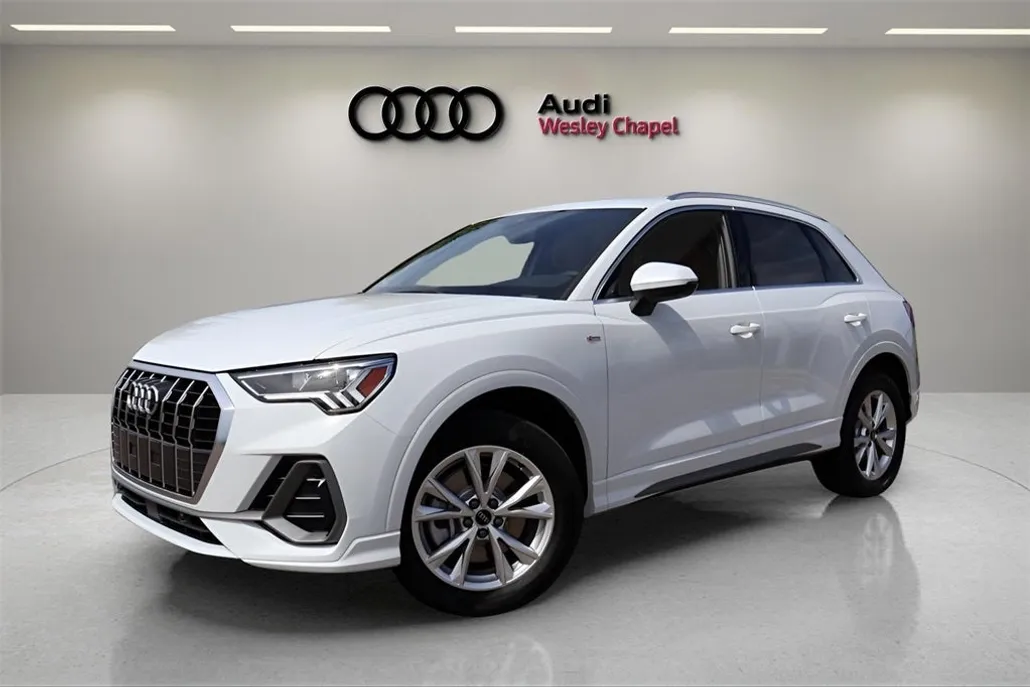 2025 Audi Q3 45 TFSI S line Premium Plus photo 1