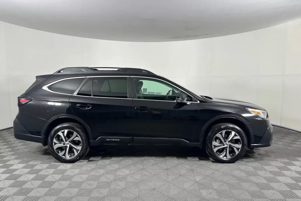 2022 Subaru Outback Limited photo 1