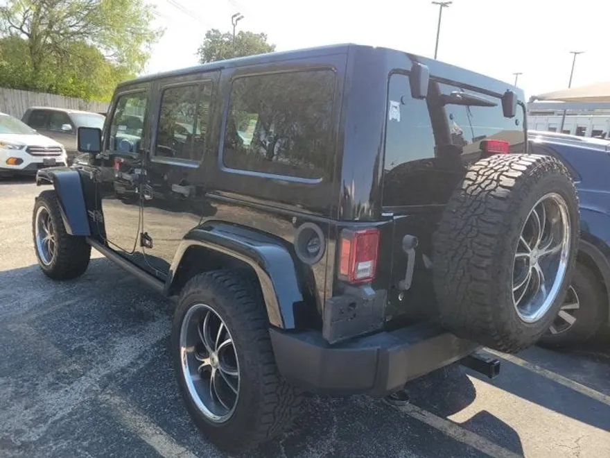 2015 Jeep Wrangler Unlimited Rubicon photo 1