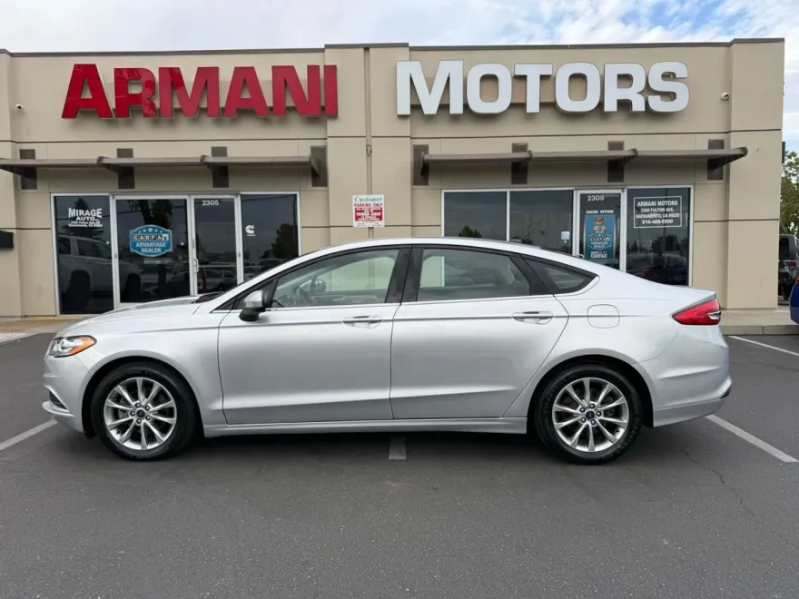 2017 Ford Fusion SE photo 1