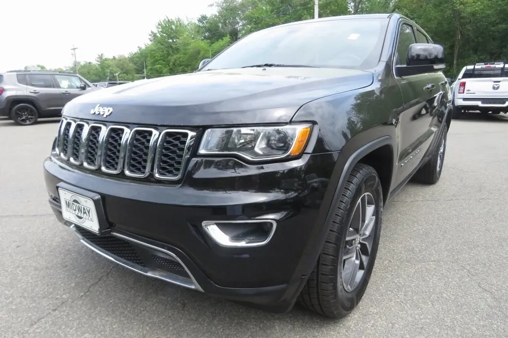 2017 Jeep Grand Cherokee Limited photo 1